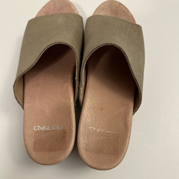 Dansko Maci Textured Leather Sandals Taupe Size 39 - Picture 11 of 12